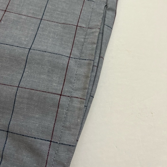 Travis Mathew Gray Plaid Shorts Size 34 - Picture 6 of 9